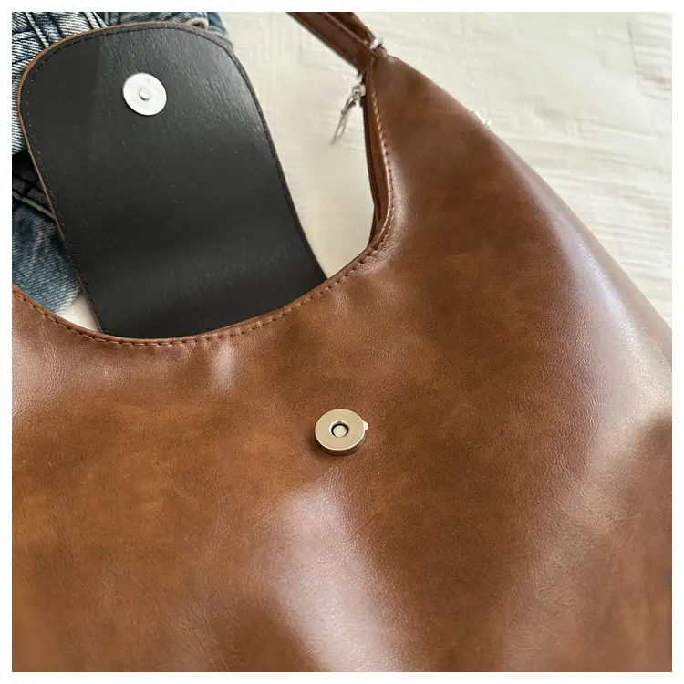Women's Retro Shoulder Bag Large Capacity Autumn Winter New Korean Style — feature 13