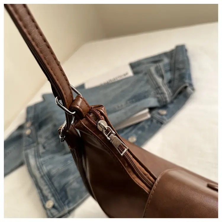 Women's Retro Shoulder Bag Large Capacity Autumn Winter New Korean Style — feature 14