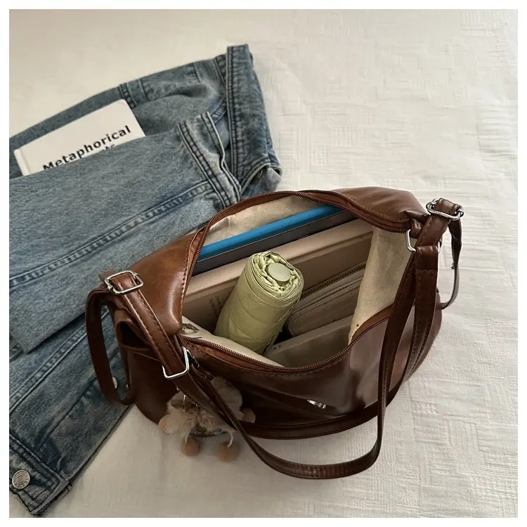 Women's Retro Shoulder Bag Large Capacity Autumn Winter New Korean Style — feature 15