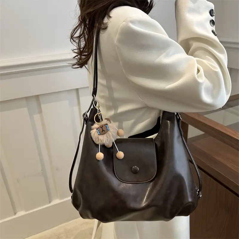 Women's Retro Shoulder Bag Large Capacity Autumn Winter New Korean Style — feature 26