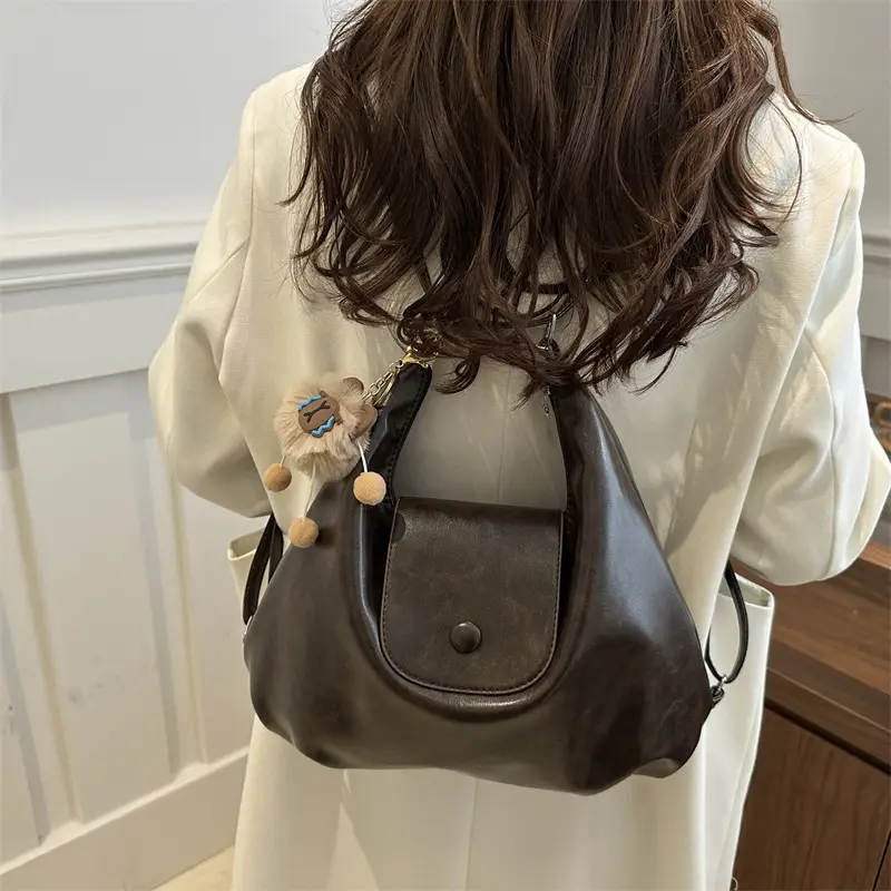 Women's Retro Shoulder Bag Large Capacity Autumn Winter New Korean Style — feature 27