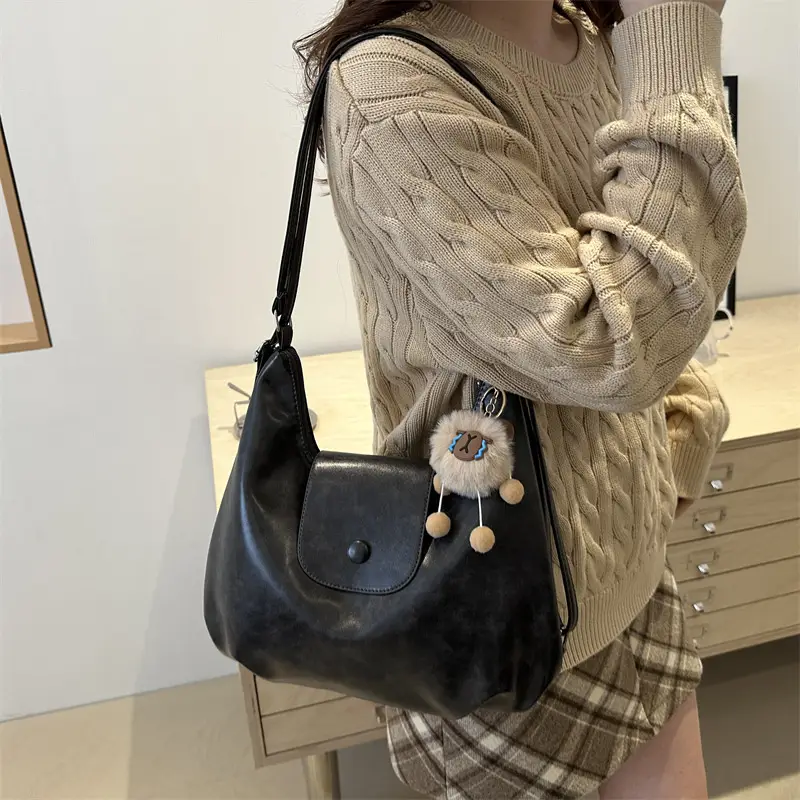 Women's Retro Shoulder Bag Large Capacity Autumn Winter New Korean Style — feature 29