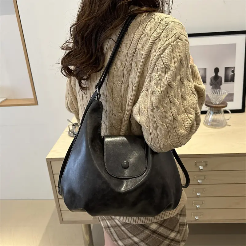 Women's Retro Shoulder Bag Large Capacity Autumn Winter New Korean Style — feature 32