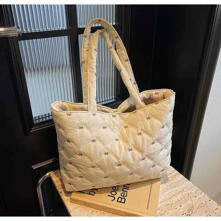 Women's Quilted Cotton Shoulder Bag Cream Single Crossbody — feature 17