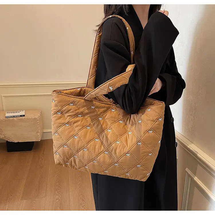 Women's Quilted Cotton Shoulder Bag Cream Single Crossbody — feature 21