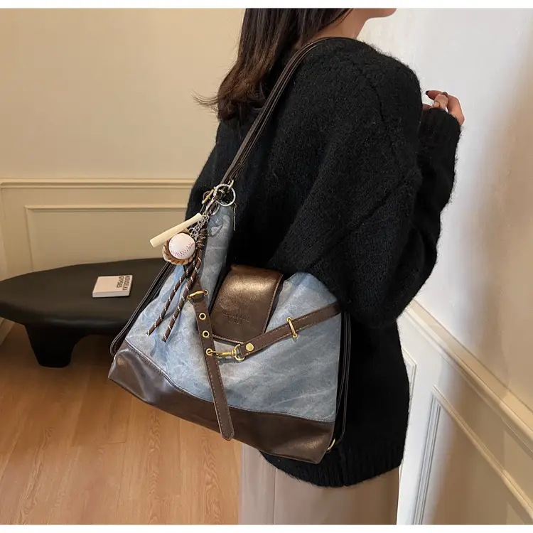 Women's Grey Leather Shoulder Bag with Tassel — feature 18