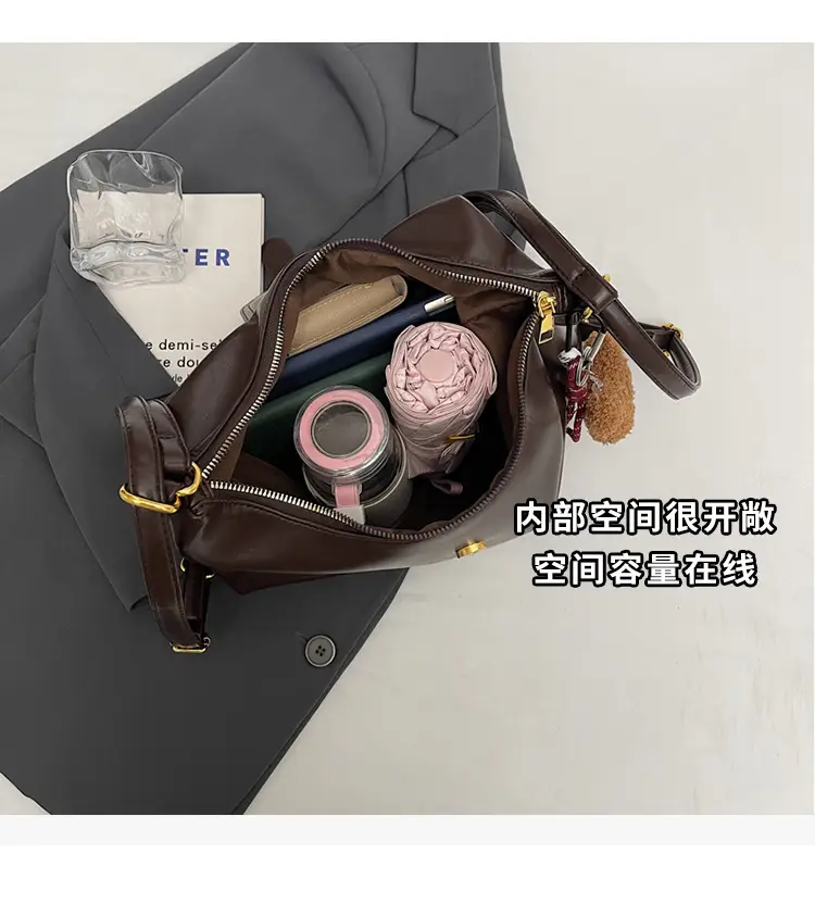 Black Leather Shoulder Bag for Women Large Capacity Vintage Style — feature 11