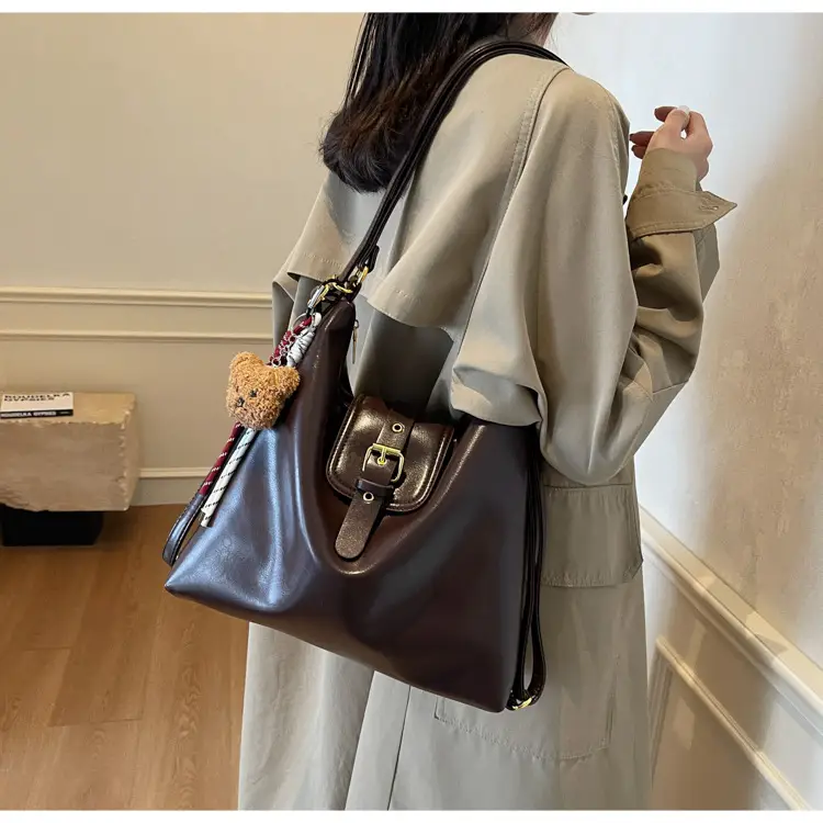 Black Leather Shoulder Bag for Women Large Capacity Vintage Style — feature 21