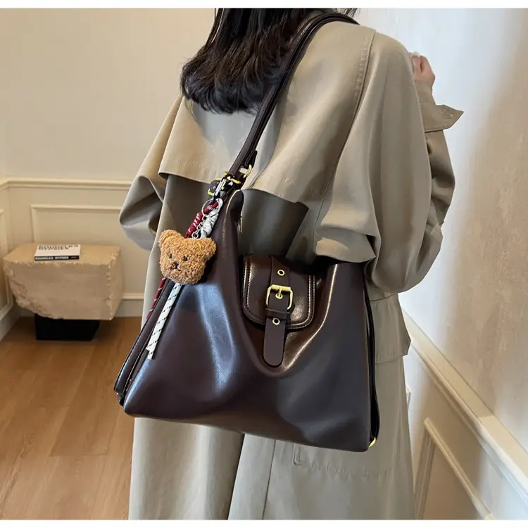 Black Leather Shoulder Bag for Women Large Capacity Vintage Style — feature 22