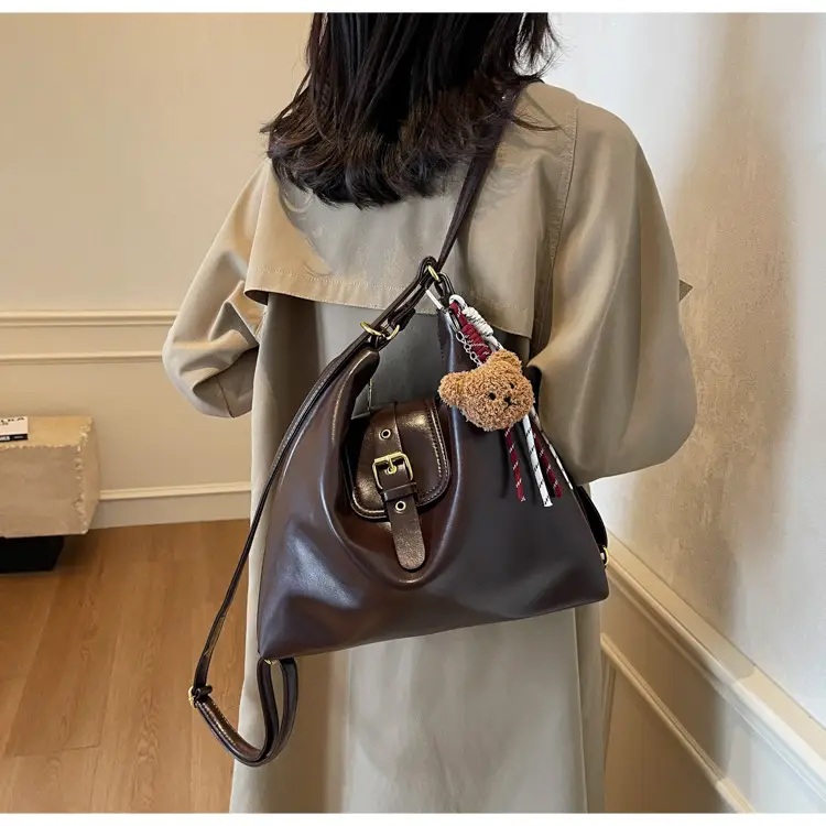 Black Leather Shoulder Bag for Women Large Capacity Vintage Style — feature 25
