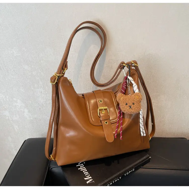 Black Leather Shoulder Bag for Women Large Capacity Vintage Style — feature 26