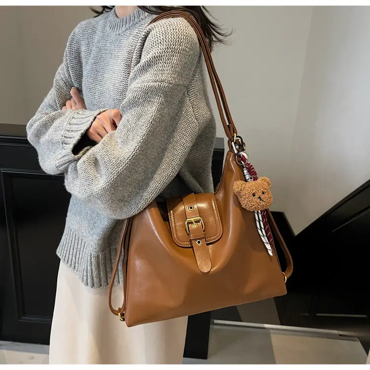 Black Leather Shoulder Bag for Women Large Capacity Vintage Style — feature 41