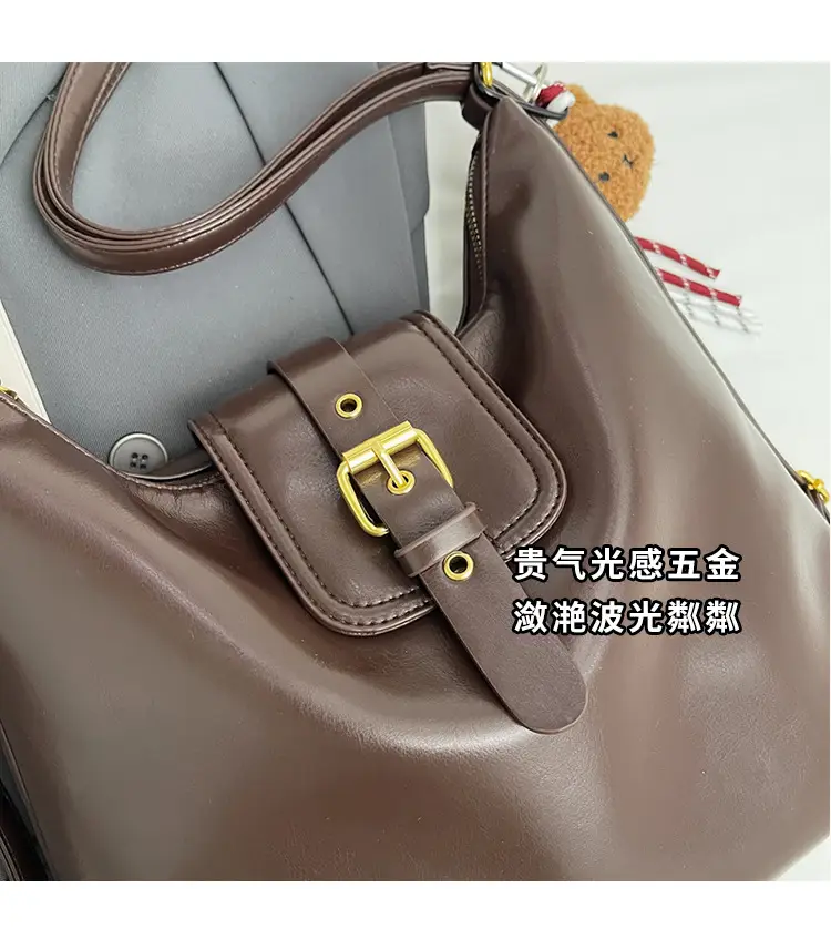 Black Leather Shoulder Bag for Women Large Capacity Vintage Style — feature 5