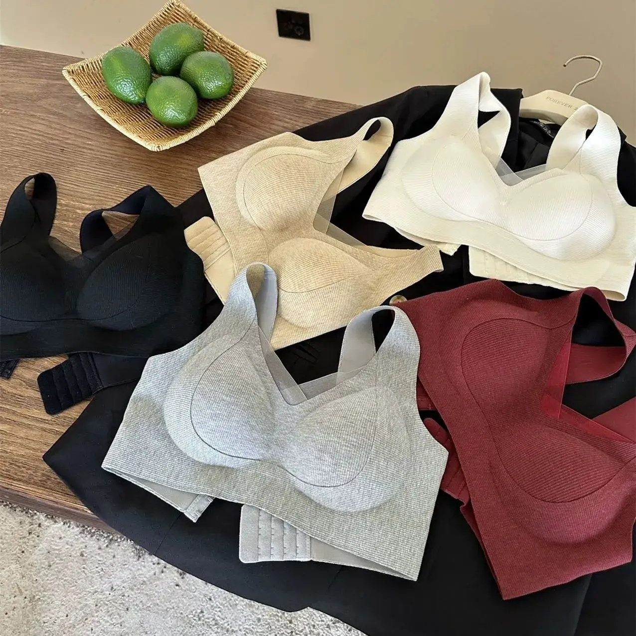 Women's Warm Seamless Underwear Small Chest Gathered Bra — feature 1
