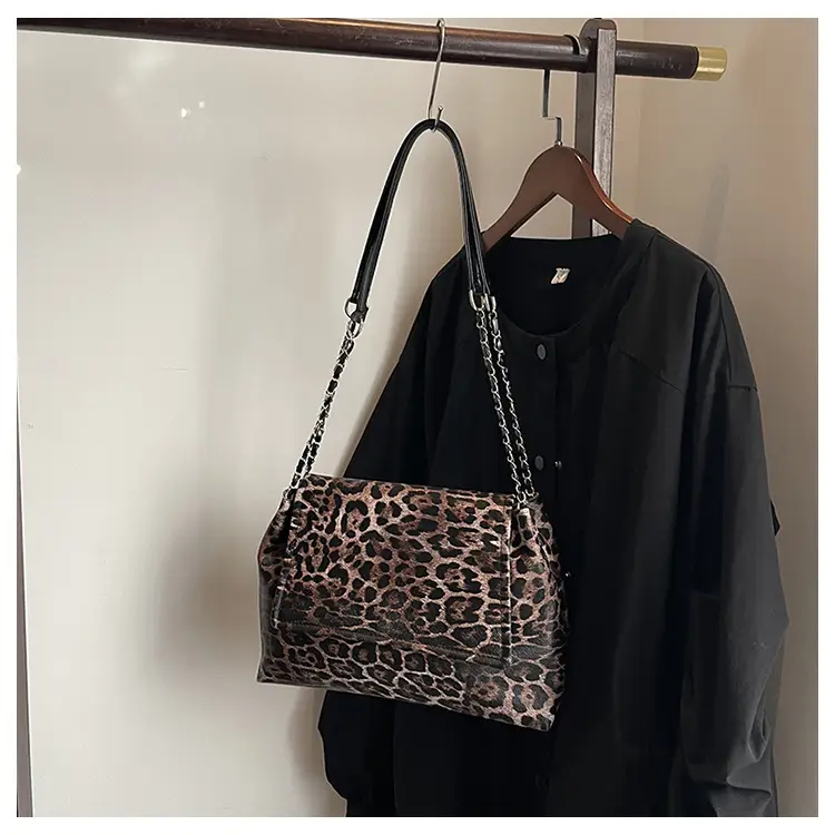 Winter Leopard Print Large Capacity Chain Shoulder Bag — feature 21