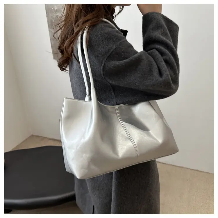 Silver Japanese Korean Niche Fashion Tote Bag Large Capacity Daily Commute Shoulder Bag — feature 16