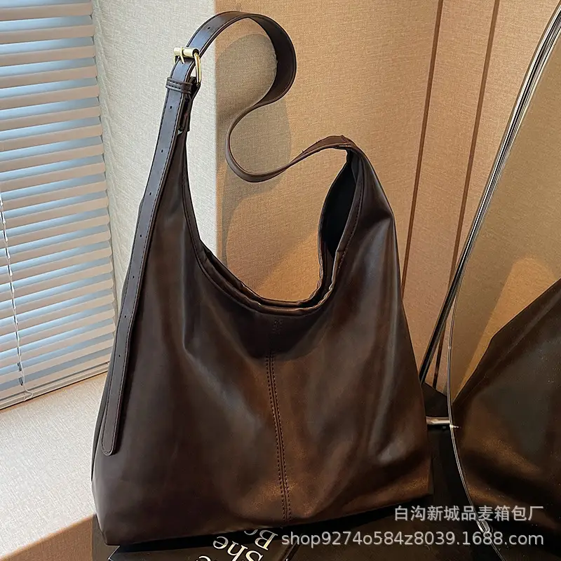 Women's Large Capacity Brown Leather Crossbody Bag - Image 6