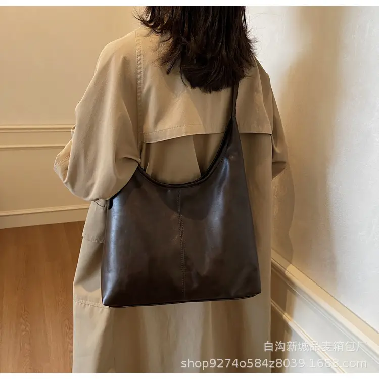 Women's Large Capacity Brown Leather Crossbody Bag — feature 14