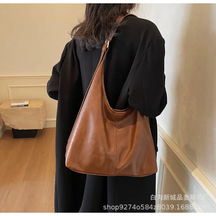 Women's Large Capacity Brown Leather Crossbody Bag — feature 20