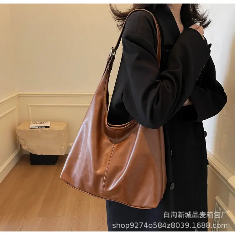 Women's Large Capacity Brown Leather Crossbody Bag — feature 21