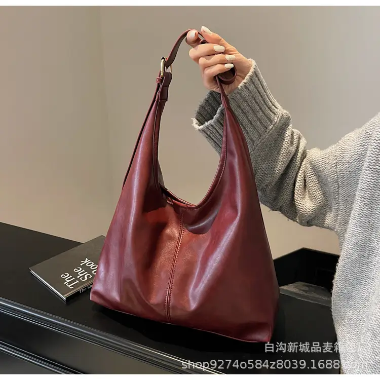Women's Large Capacity Brown Leather Crossbody Bag — feature 26