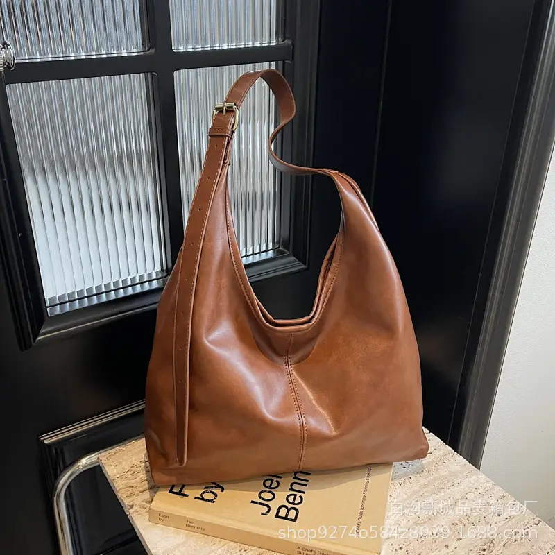 Women's Large Capacity Brown Leather Crossbody Bag - Image 3