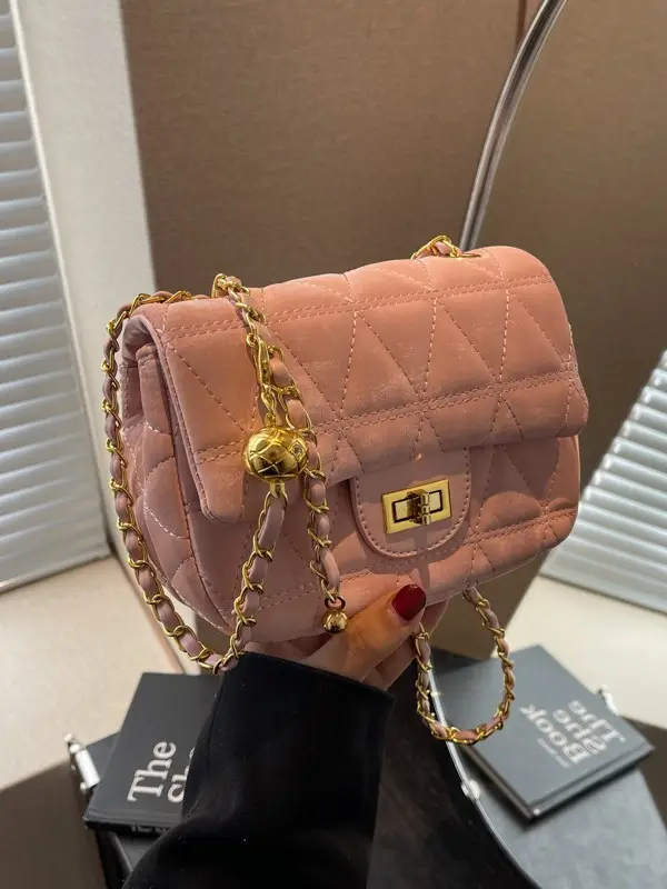 Women's 2024 Winter Crossbody Saddle Bag with Chain