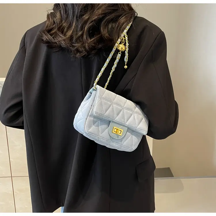 Women's 2024 Winter Crossbody Saddle Bag with Chain — feature 9