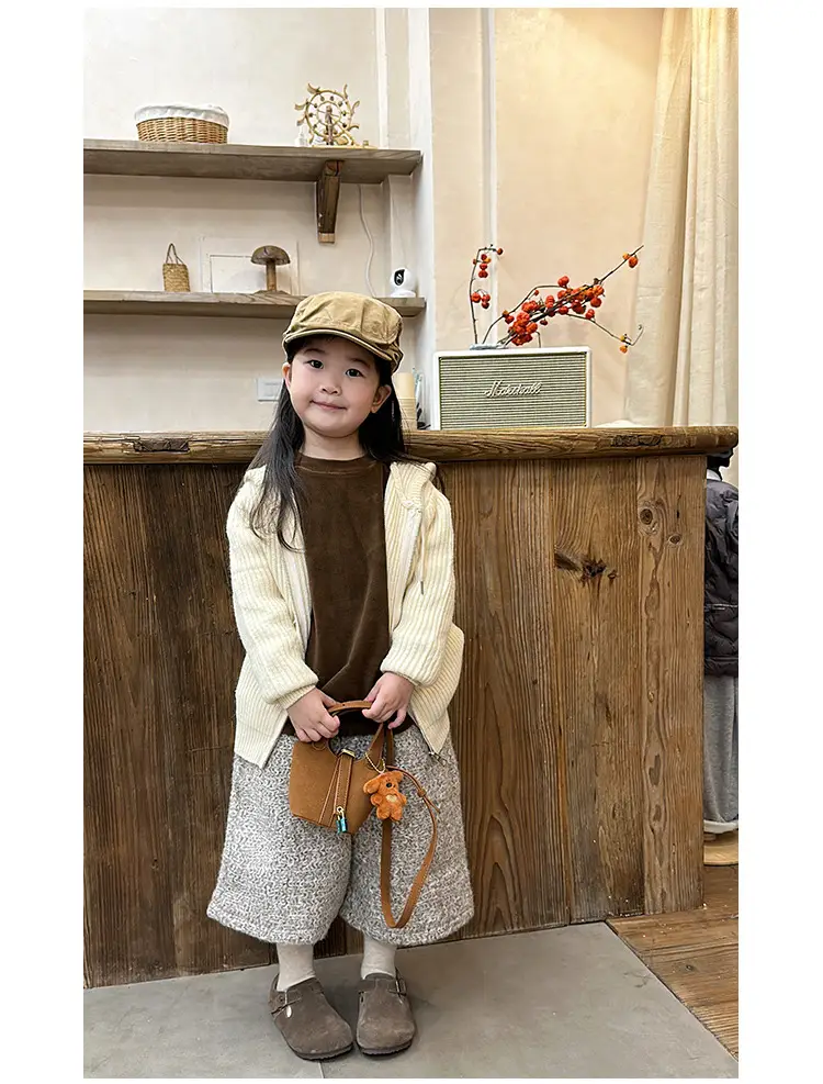 Yellow Soft Leather Girl's Crossbody Bag with Leopard Charm — feature 17