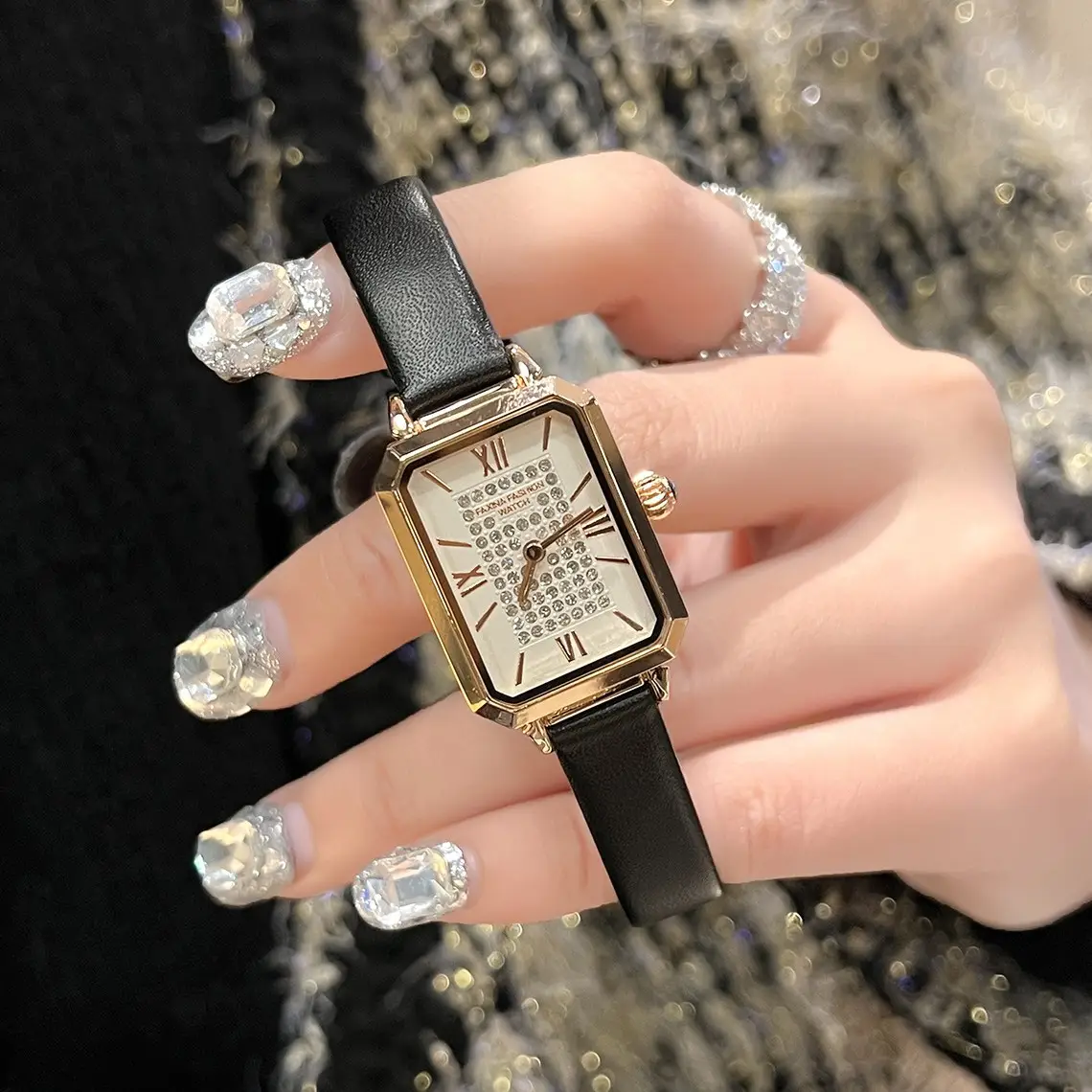 Women's Small Square Gold Watch 2024 - Image 4