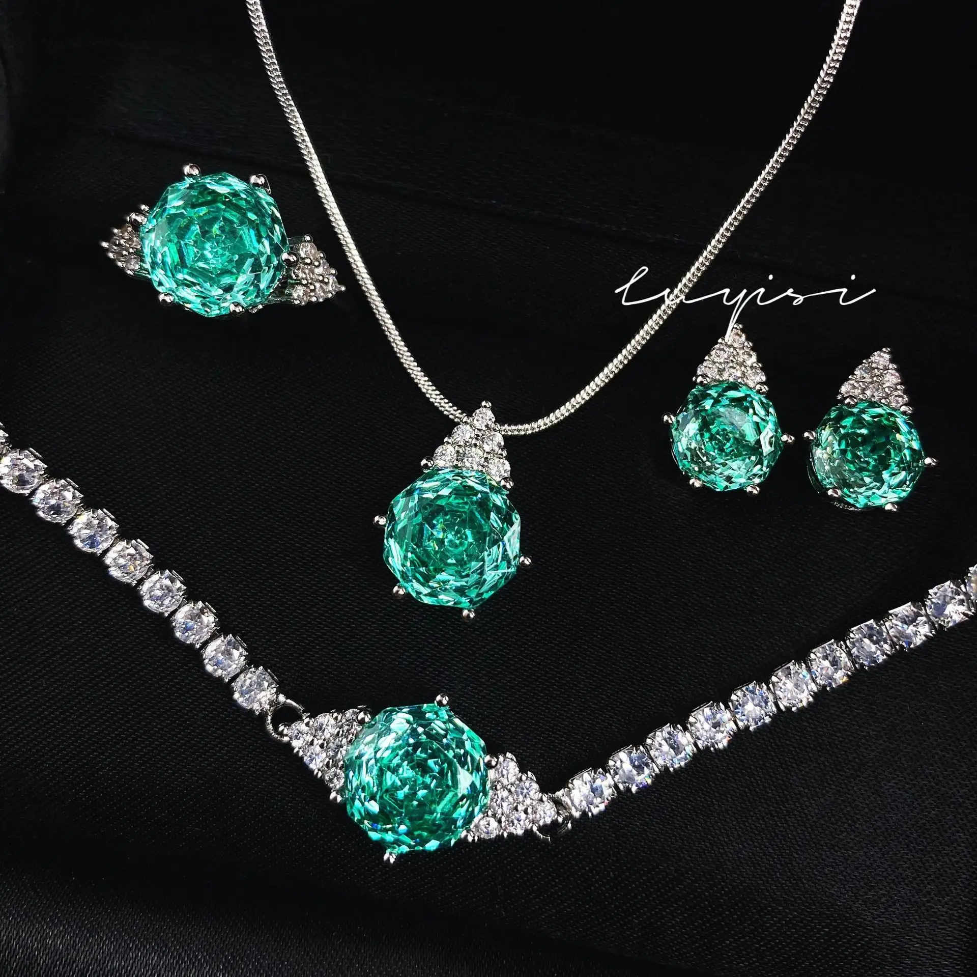 Blue Rose Cut Diamond Pendant Set with Tanzanite Blue Gradient - Image 14