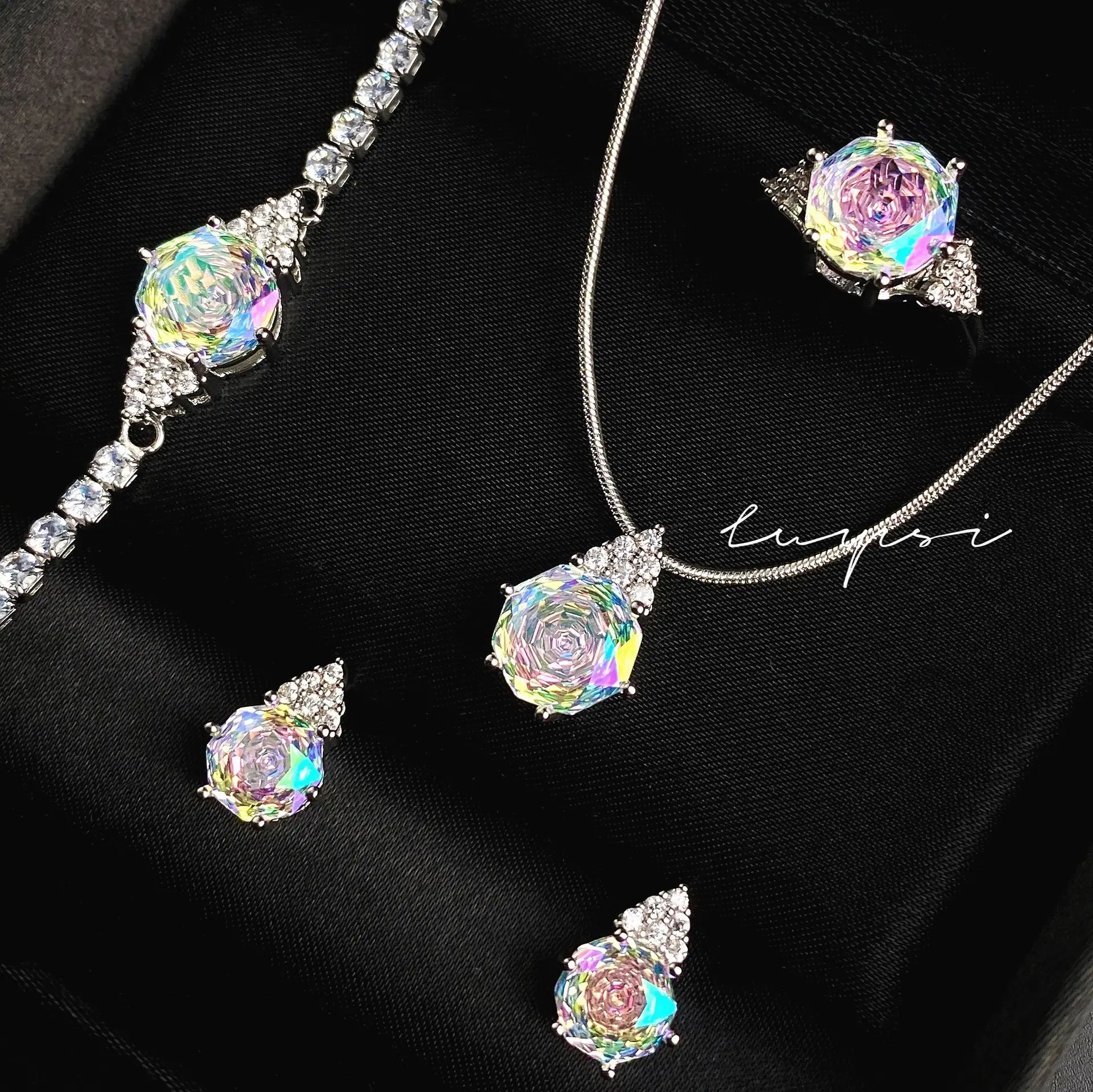 Blue Rose Cut Diamond Pendant Set with Tanzanite Blue Gradient - Image 16