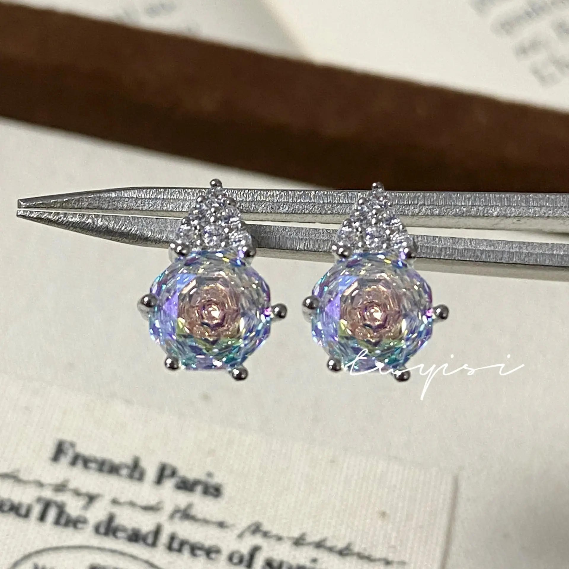 Blue Rose Cut Diamond Pendant Set with Tanzanite Blue Gradient - Image 11