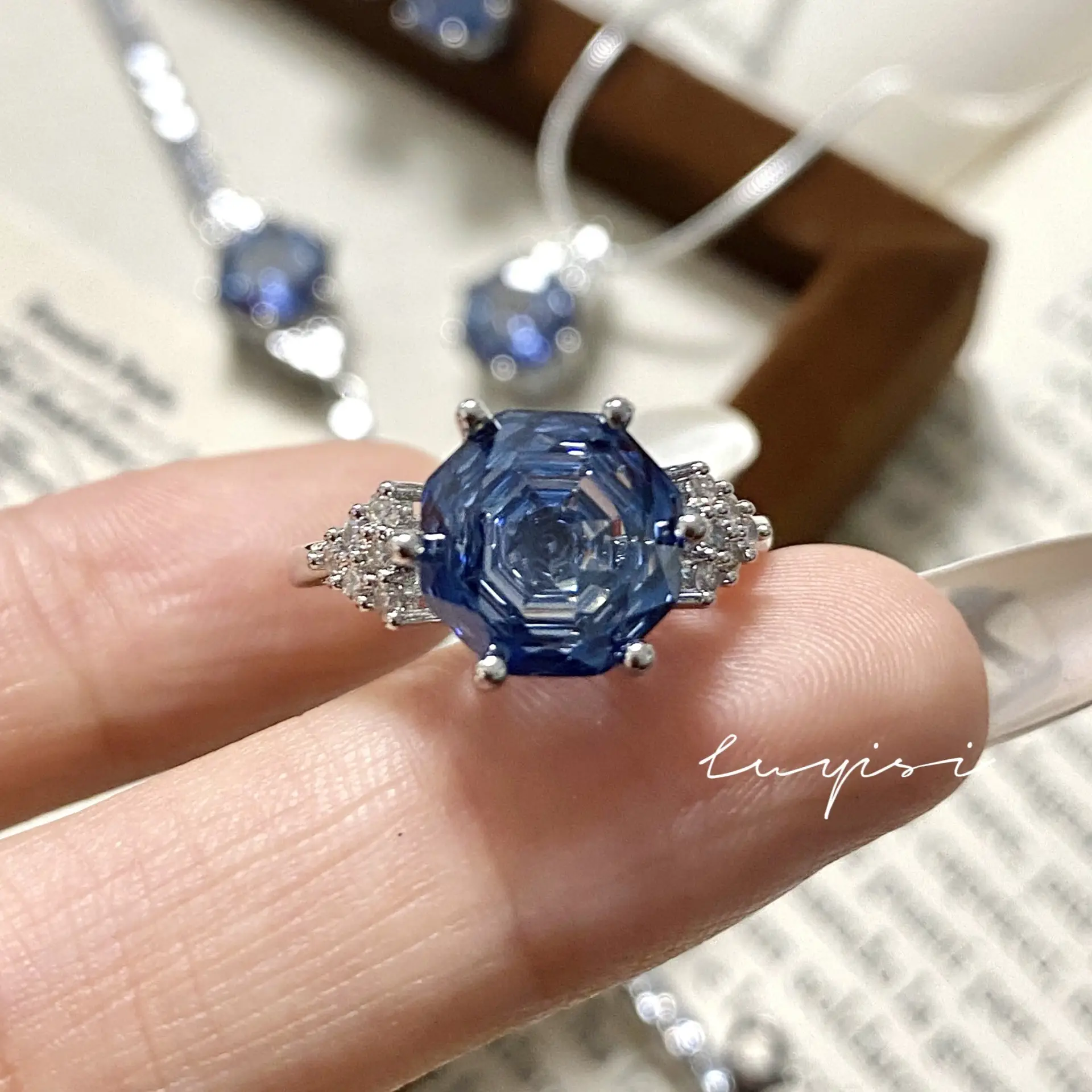 Blue Rose Cut Diamond Pendant Set with Tanzanite Blue Gradient - Image 6