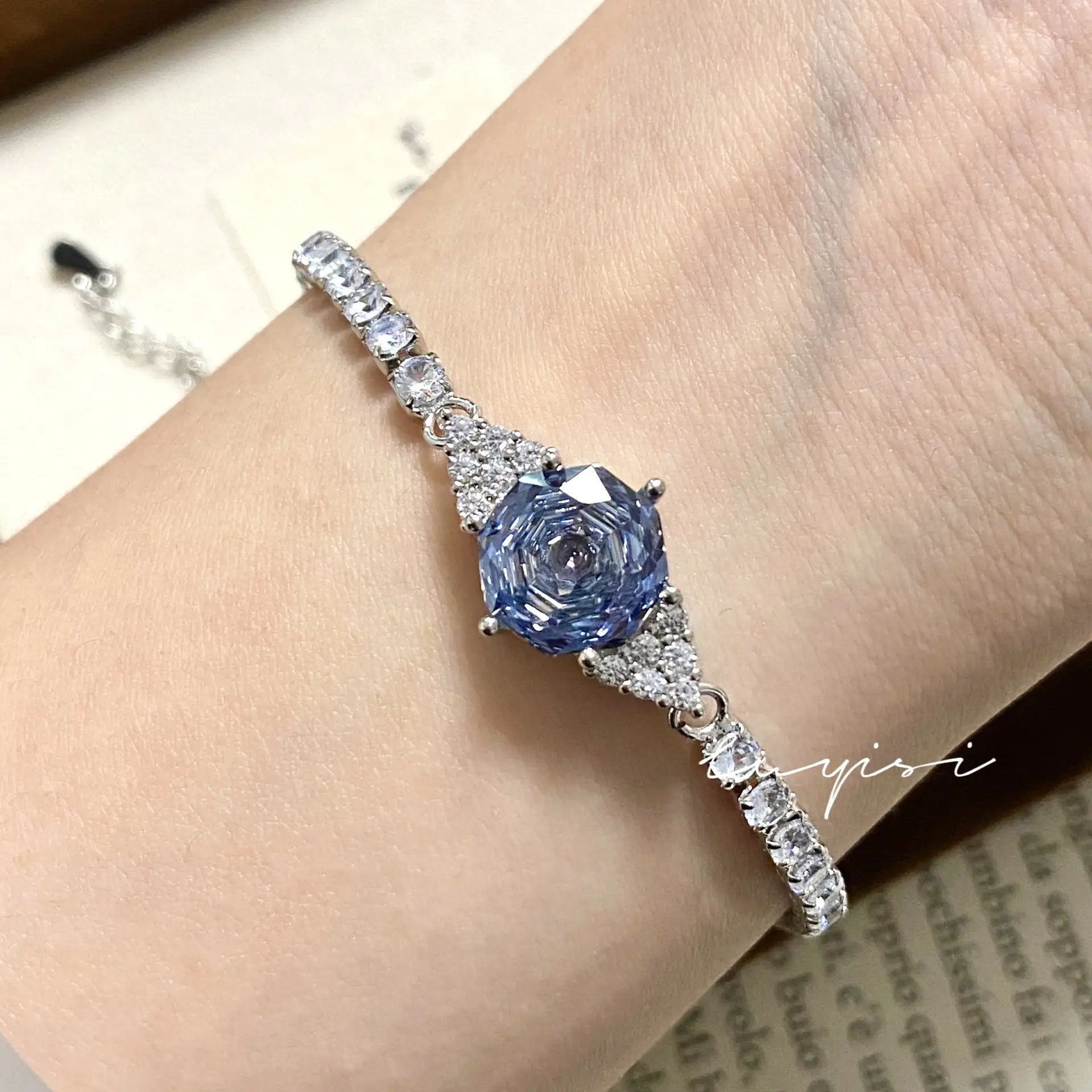 Blue Rose Cut Diamond Pendant Set with Tanzanite Blue Gradient - Image 8