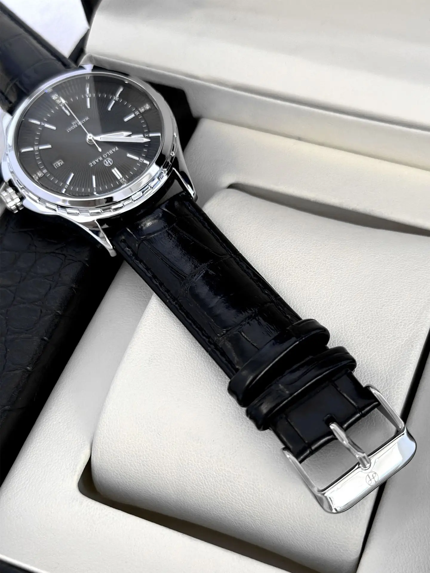 Men's Silver Watch with Second Sweep Movement — feature 12