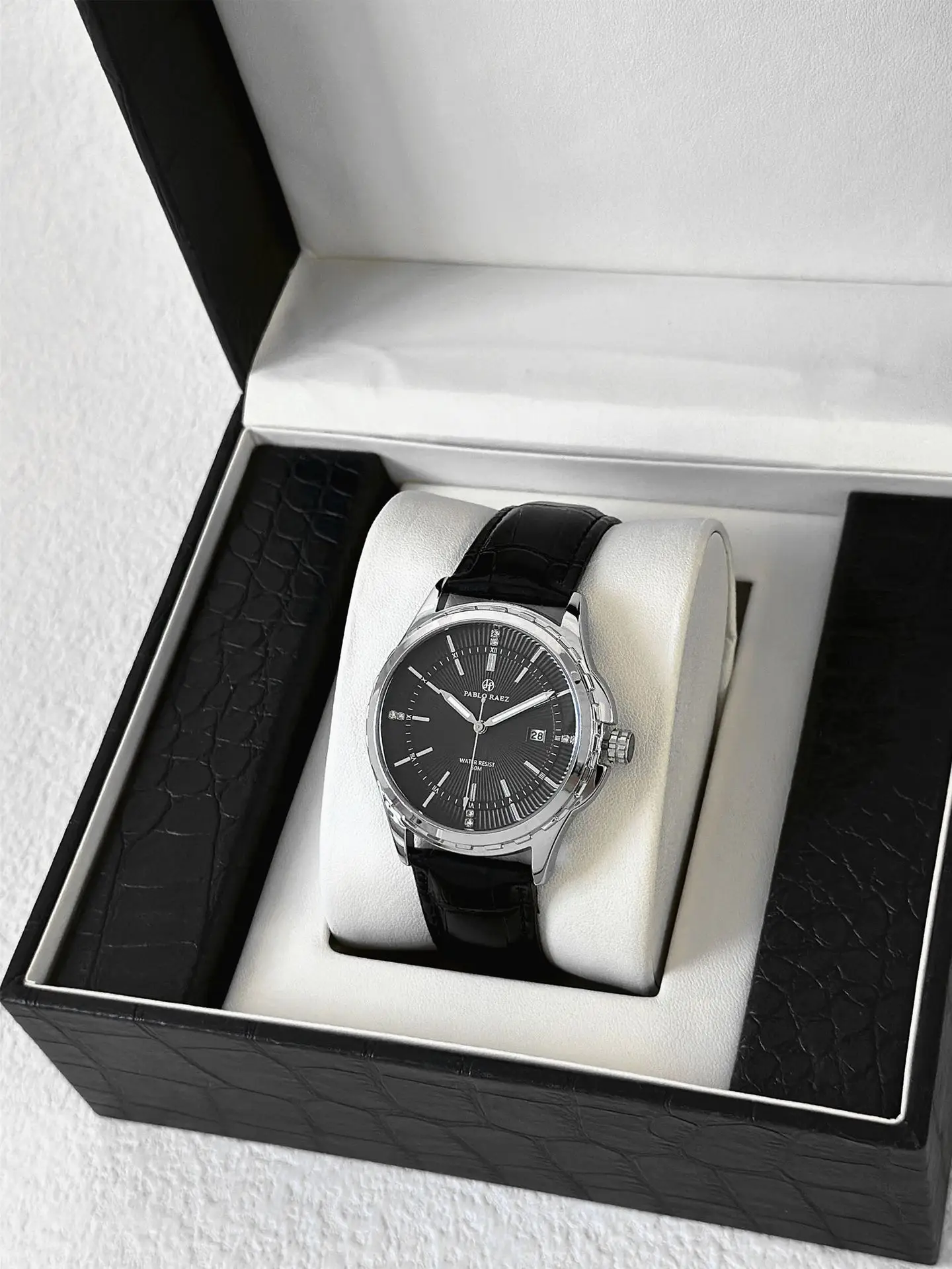 Men's Silver Watch with Second Sweep Movement — feature 16