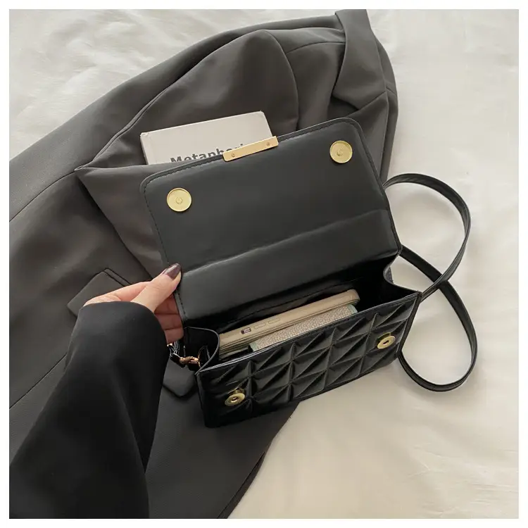 Black Quilted Women's Shoulder Bag 2024 — feature 24