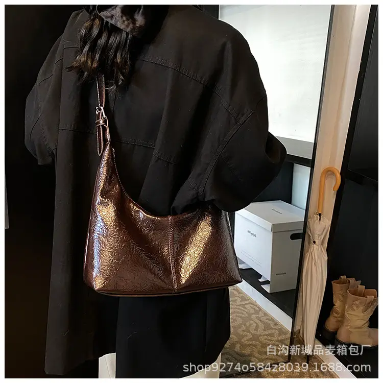 Brown Leather Shoulder Bag for Women 2026 — feature 15