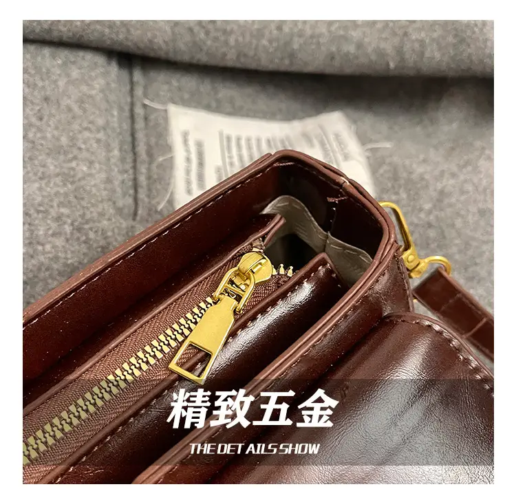 Retro Lock Brown Women's Shoulder Bag 2024 — feature 11