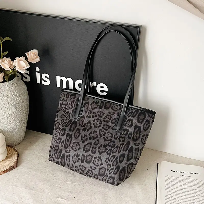 Leopard Print Large Capacity Women's Tote Bag 2024
