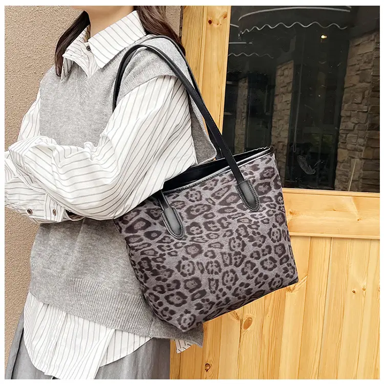 Leopard Print Large Capacity Women's Tote Bag 2024 — feature 11