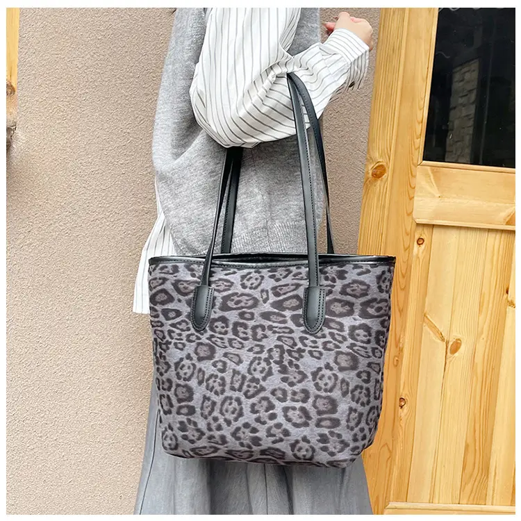 Leopard Print Large Capacity Women's Tote Bag 2024 — feature 13