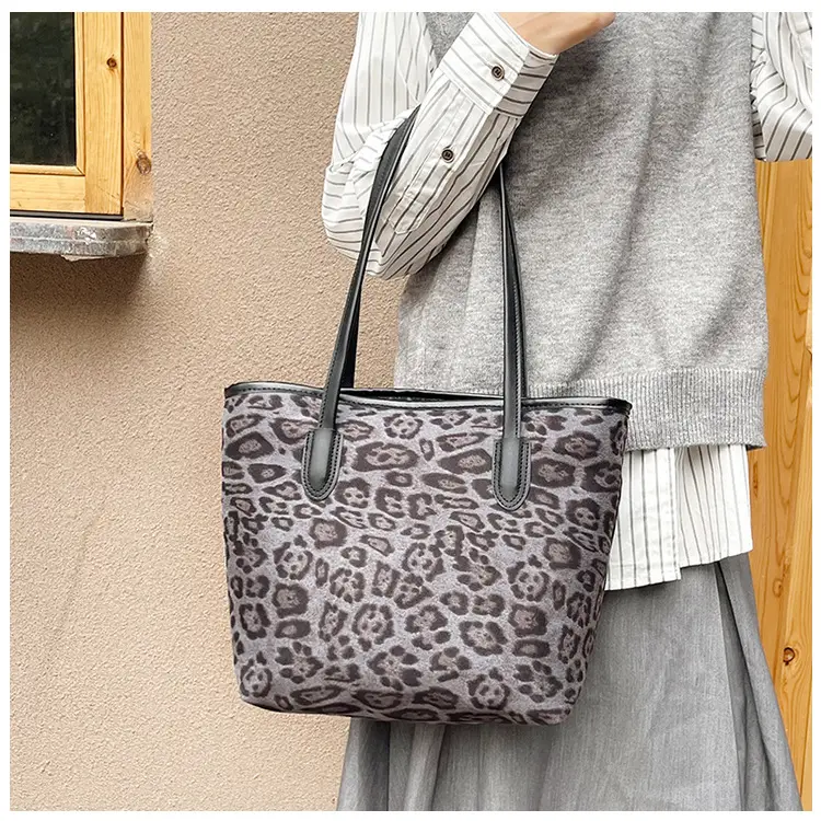 Leopard Print Large Capacity Women's Tote Bag 2024 — feature 15