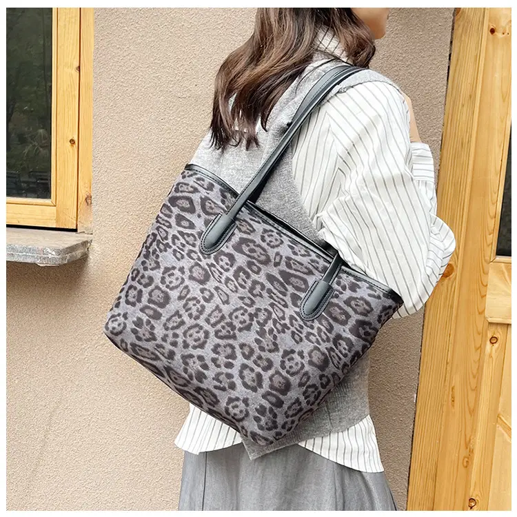 Leopard Print Large Capacity Women's Tote Bag 2024 — feature 16