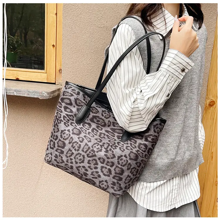 Leopard Print Large Capacity Women's Tote Bag 2024 — feature 17