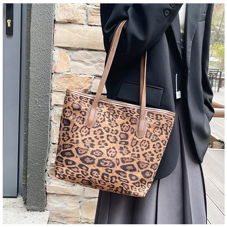 Leopard Print Large Capacity Women's Tote Bag 2024 — feature 18