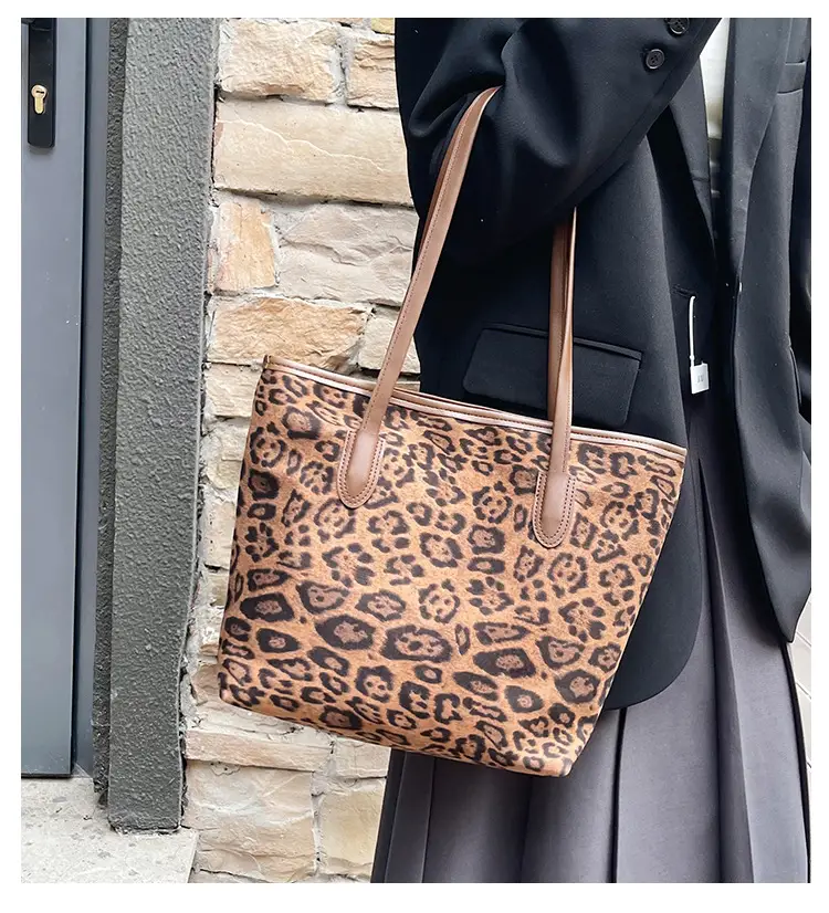 Leopard Print Large Capacity Women's Tote Bag 2024 — feature 2