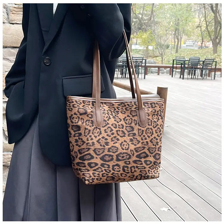 Leopard Print Large Capacity Women's Tote Bag 2024 — feature 22