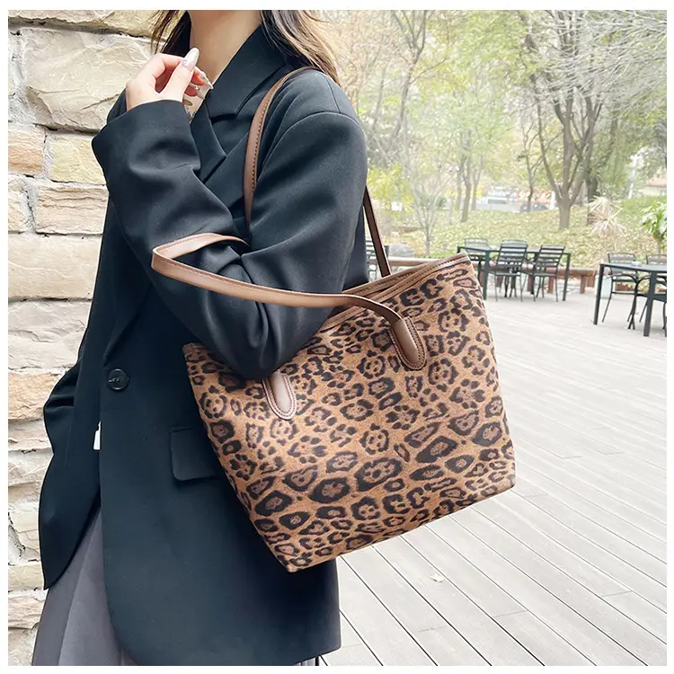 Leopard Print Large Capacity Women's Tote Bag 2024 — feature 24